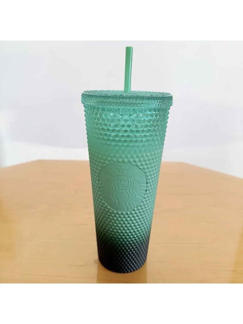 Starbucks 2022 Green Waxberry Ombre Gradient Studded 24oz Venti Tumbler Travel